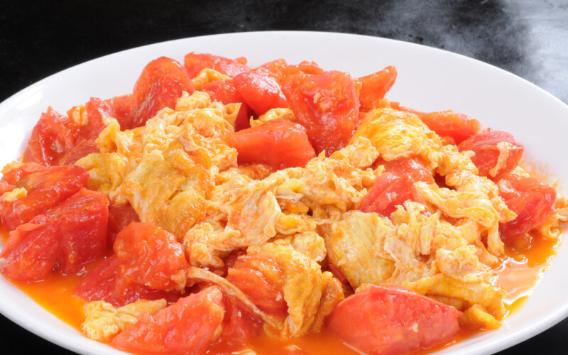 Омлет с помидорами