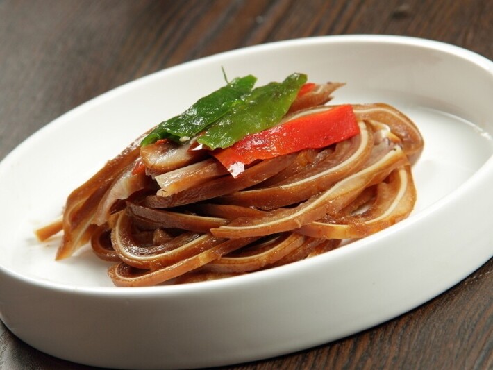 Свиные уши в соевом соусе