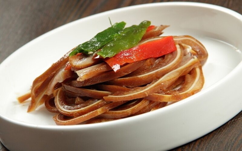 Свиные уши в соевом соусе