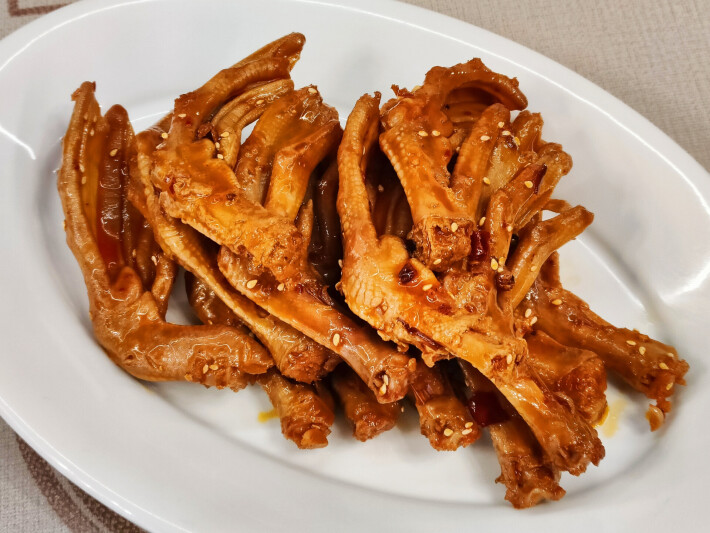 Утиные лапки в остром соусе