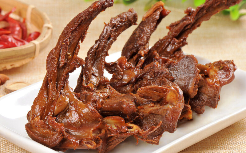 Острые куриные кости в соевом соусе