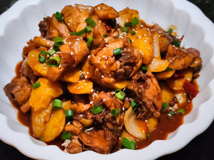 Тушёная курица с картофелем