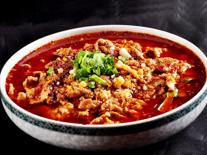 Кусочки отварной свинины в остром соусе «По-сычуаньски»