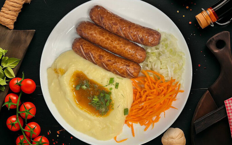 Сосиски с гарниром