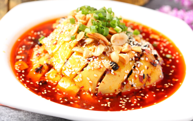 Отварной цыплёнок в сладко-остром соусе