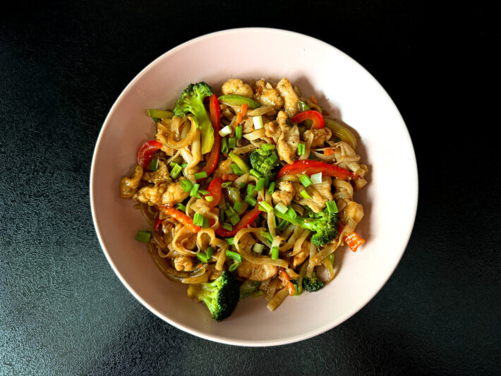 Фо сао с курицей