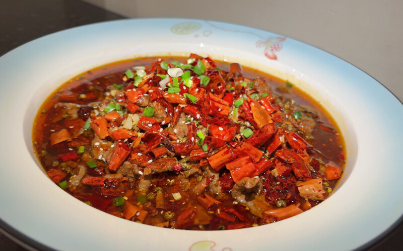 Кусочки отварной говядины в остром соусе «По-сычуаньски»