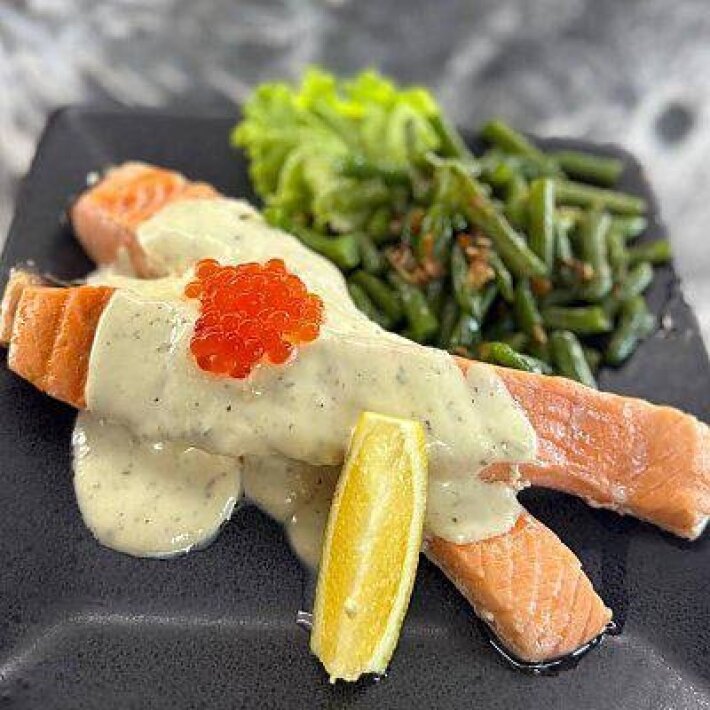 Лосось со стручковой фасолью