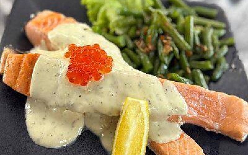 Лосось со стручковой фасолью