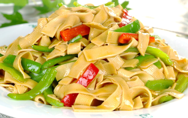 Сушёные кожицы тофу с перцем чили