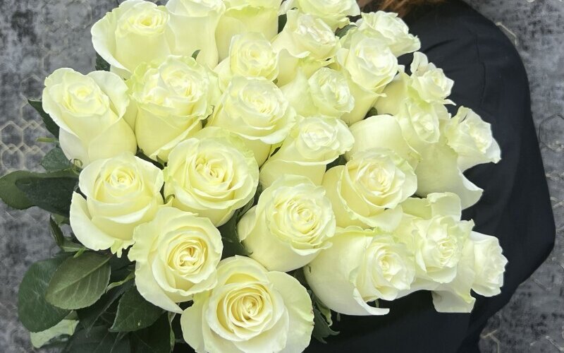 25 премиальных роз «Мондиаль»