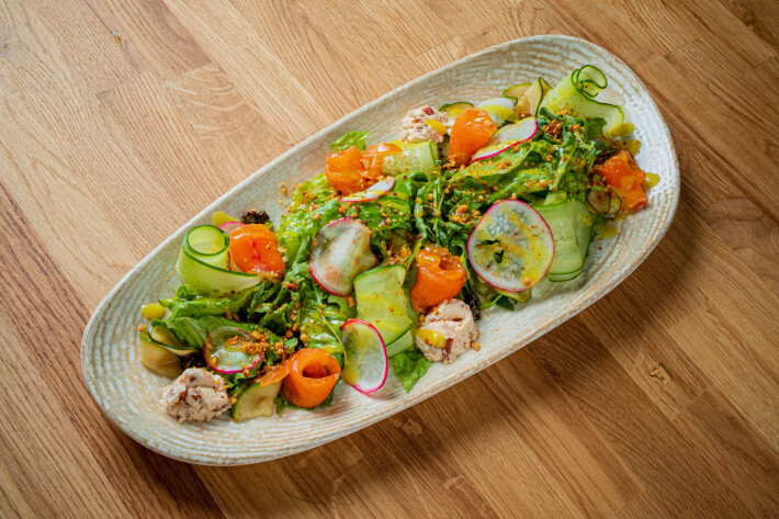 Салат с лососем