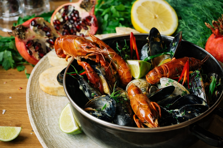 Томлёные моллюски в фирменном соусе