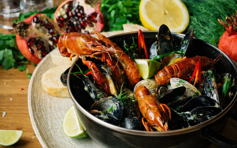 Томлёные моллюски в фирменном соусе