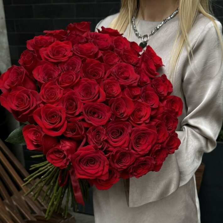 51 премиальная роза «Фридом»