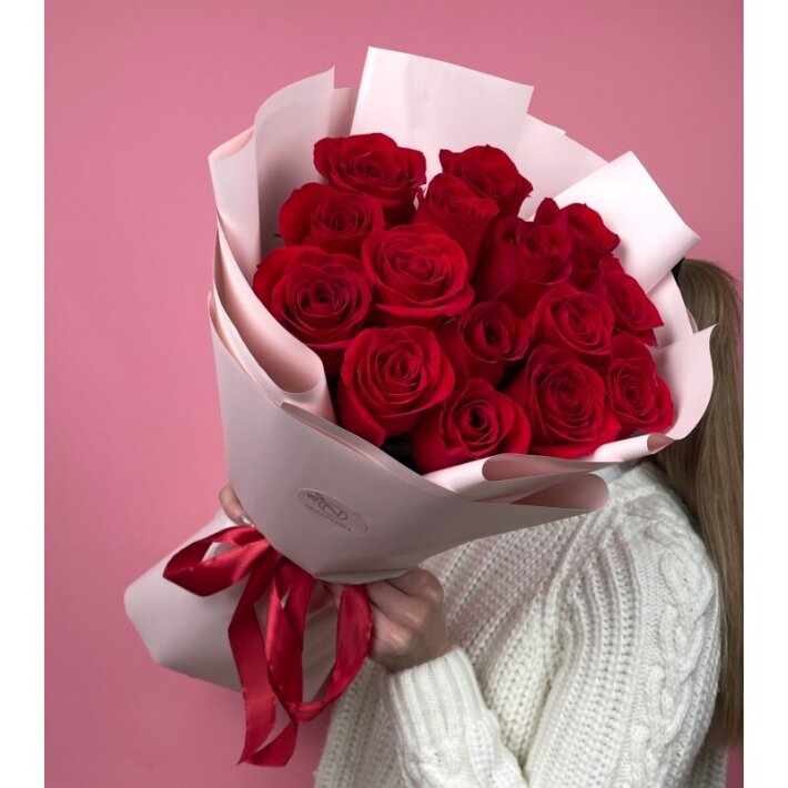 15 премиальных роз «Фридом»