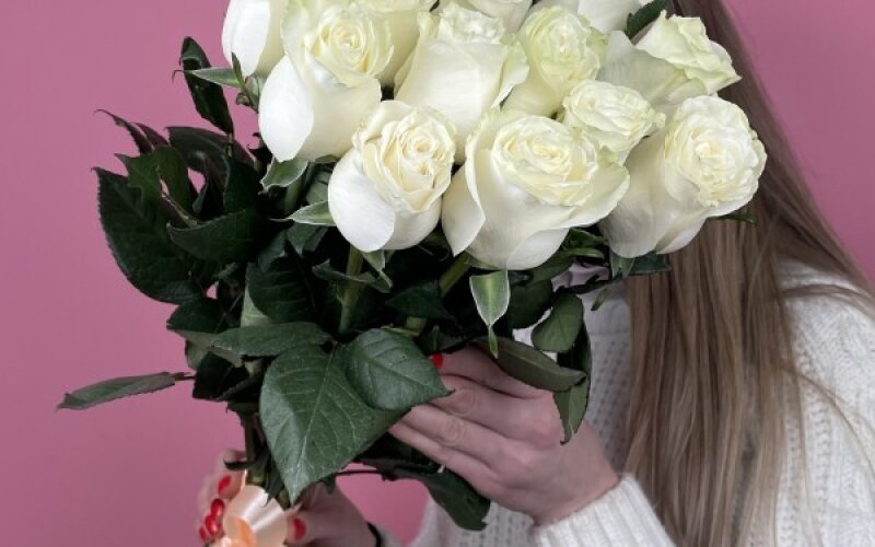 15 премиальных роз «Мондиаль»