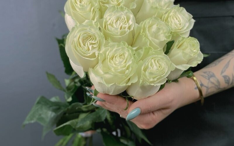 11 премиальных роз «Мондиаль»