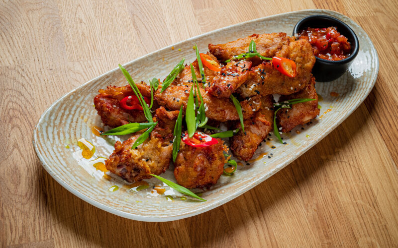 Хрустящие крылья с соусом сальса