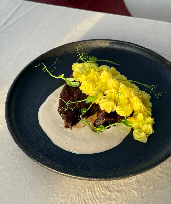 Щёчки говяжьи с трюфельным пюре