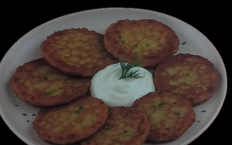 Драники со сметаной