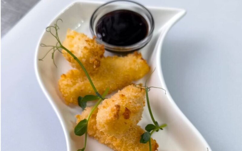 Жареный сыр «Сулугуни» с соусом «Наршараб»