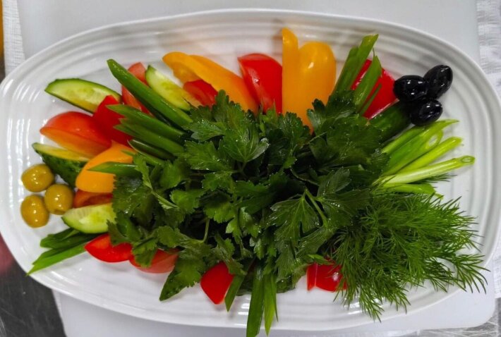 Овощная грядка с зеленью