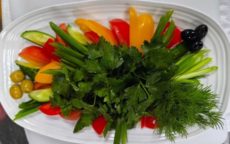 Овощная грядка с зеленью