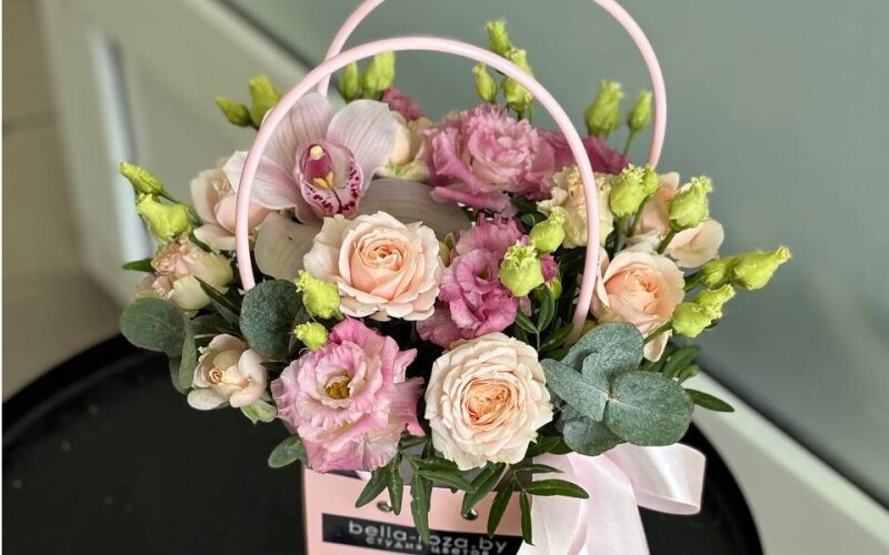 Композиция сборная в сумочке