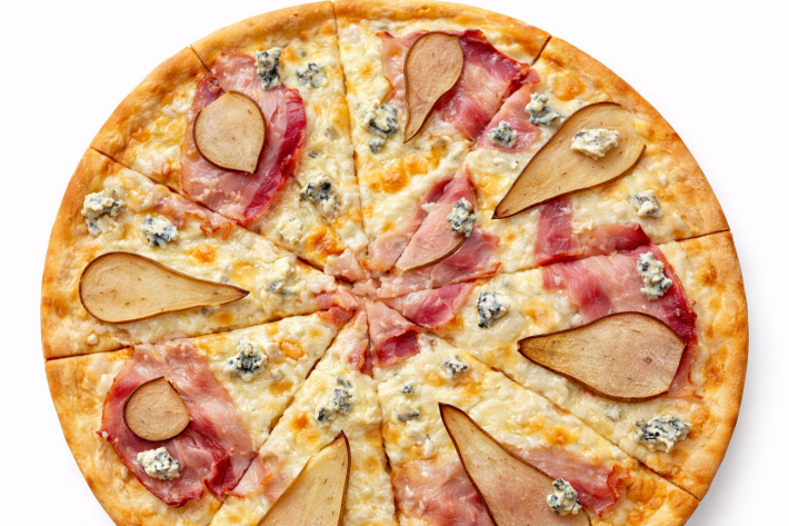 Пицца с грушей и дорблю