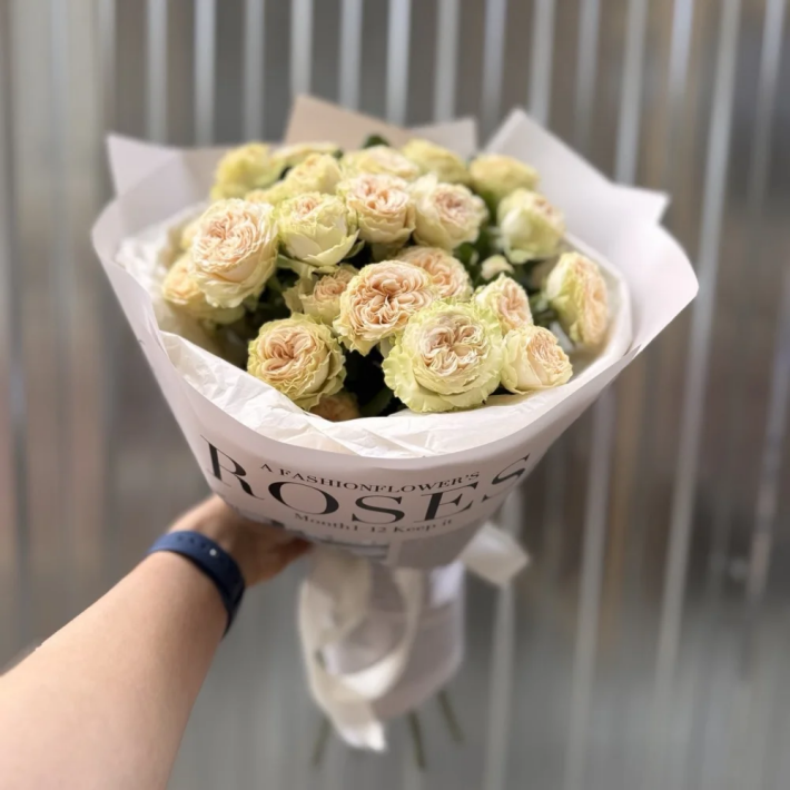 Букет «Саммер» 265 из 7 кустовых пионовидных роз