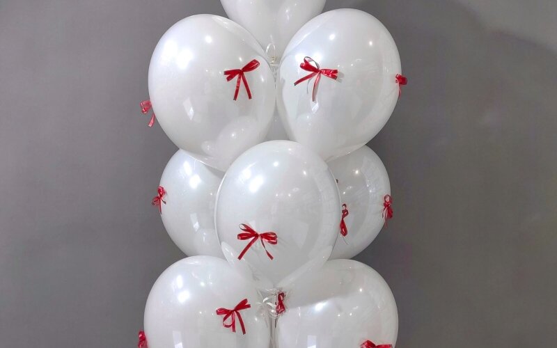 Шарики глянцевые с бантиками