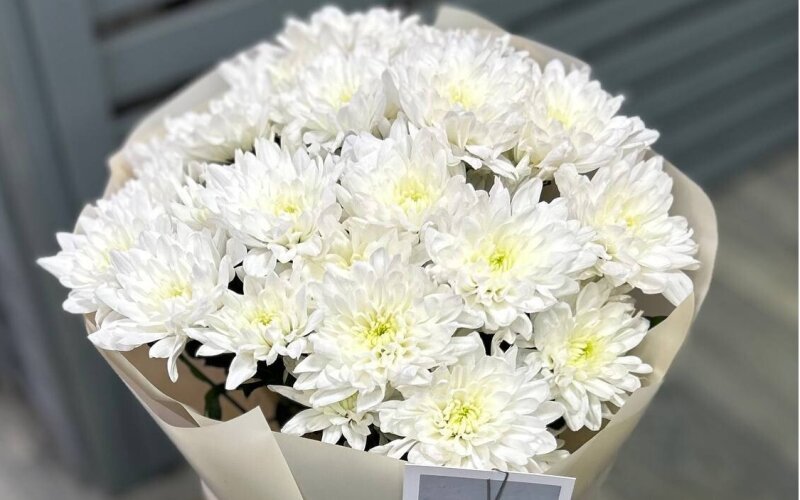 Букет из кустовых хризантем