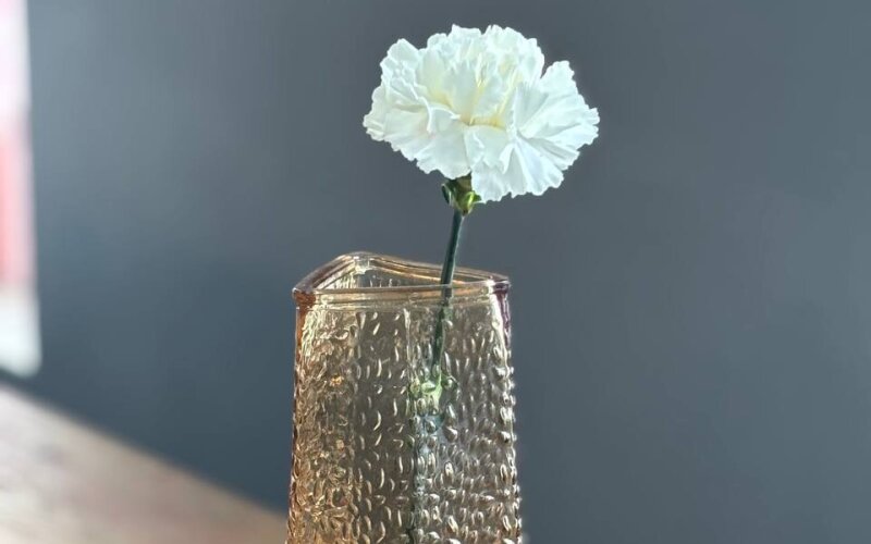 Ваза стекло 11*23 см янтарный оттенок