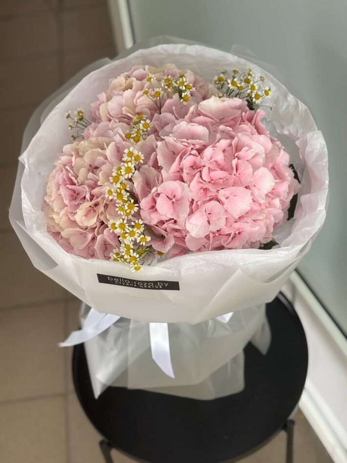 Букет из гортензии и танацетум