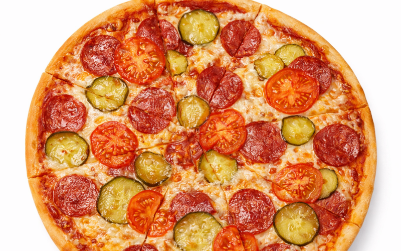 Пицца «Салями и огурчик»