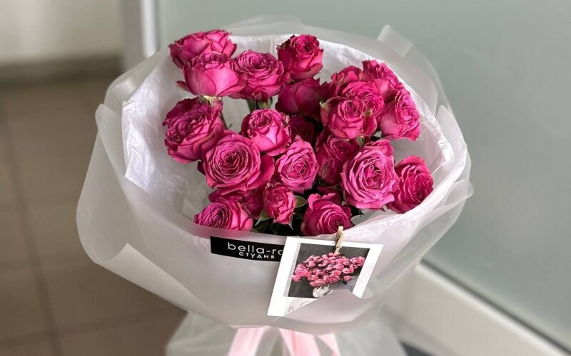 Букет из кустовых роз