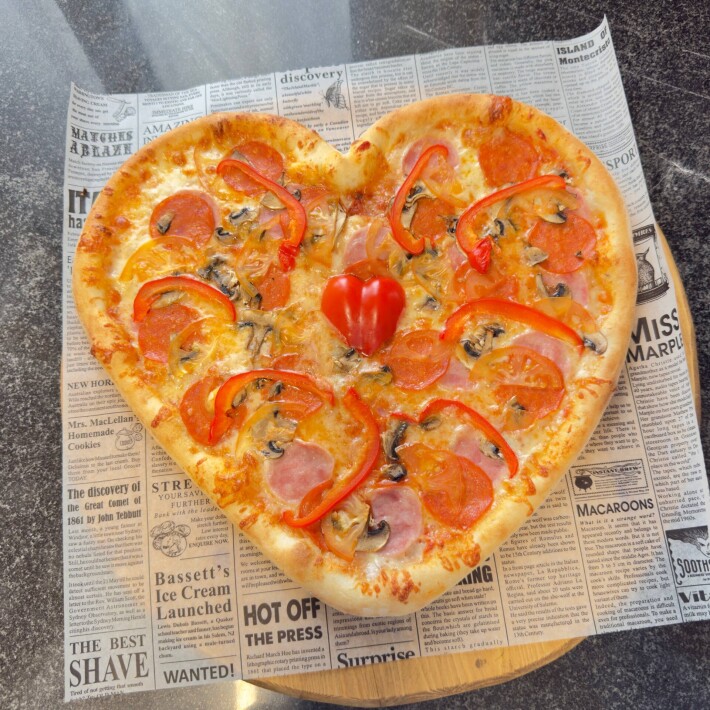 Пицца в форме сердца