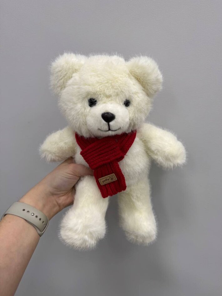 Плюшевый белый мишка
