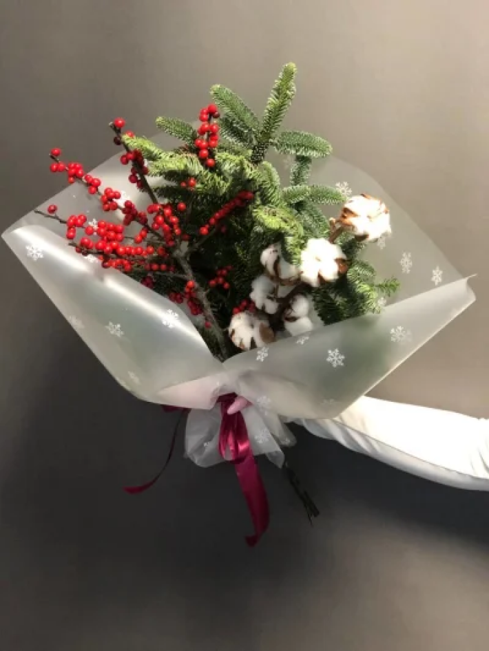 Букет «Снежинка» из нобилиса, иликса и хлопка