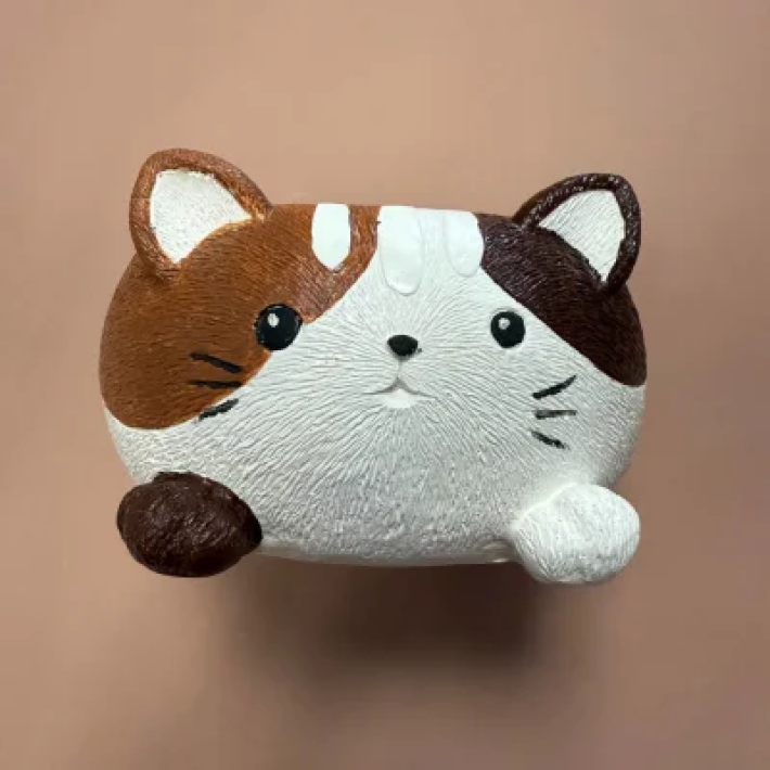 Свеча ручной работы «Кошка с пятнышками(200мл) »