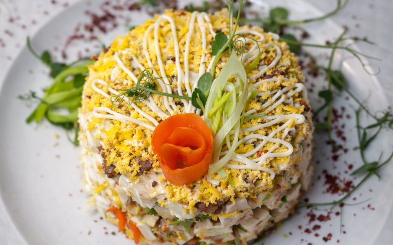 Салат овощной с грибами