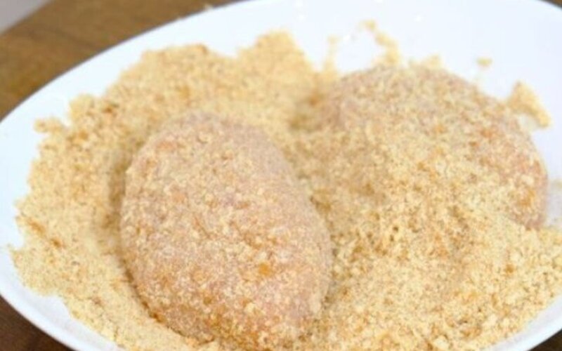 Котлета куриная с маслом и зеленью