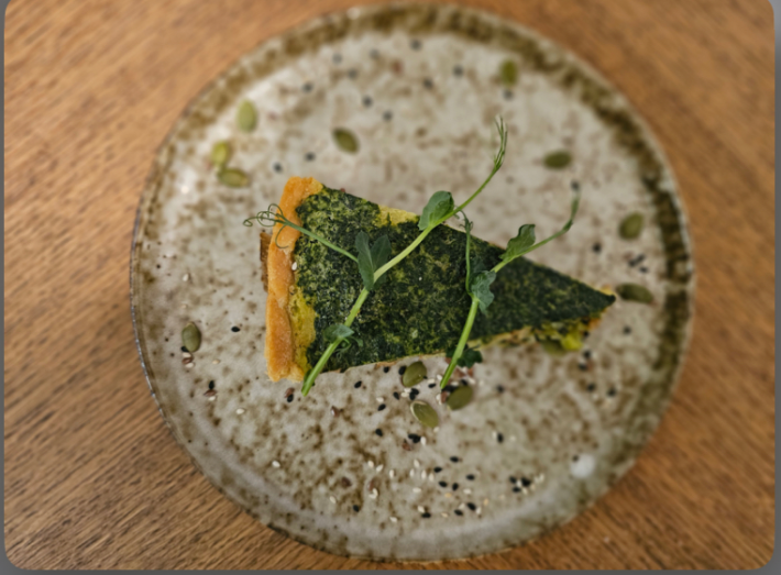 Пирог с лисичками и шпинатом