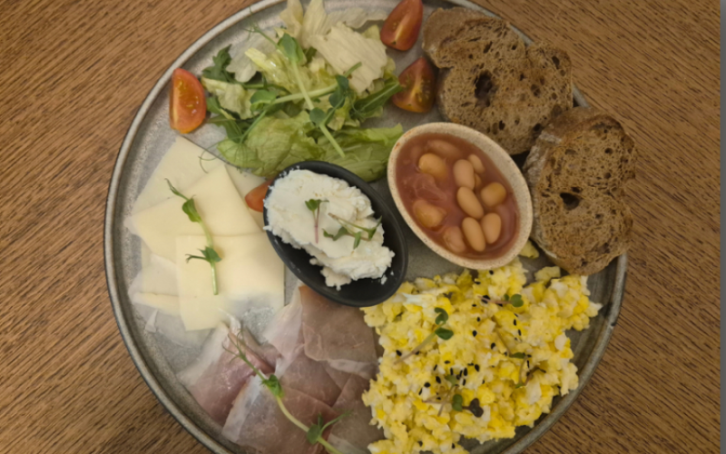 Английский завтрак со скрэмблом