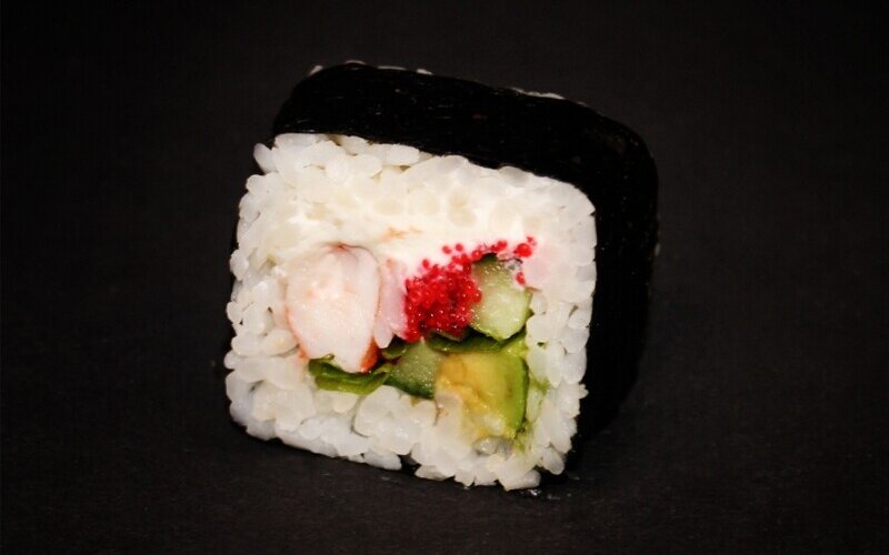 Ролл «Салмонским маки»