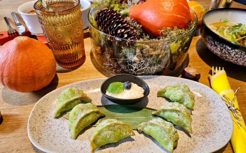 Гёдза с яблоком и кремом из маскарпоне