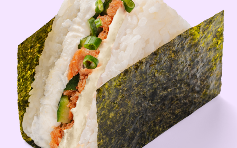 Ёнигири лосось терияки