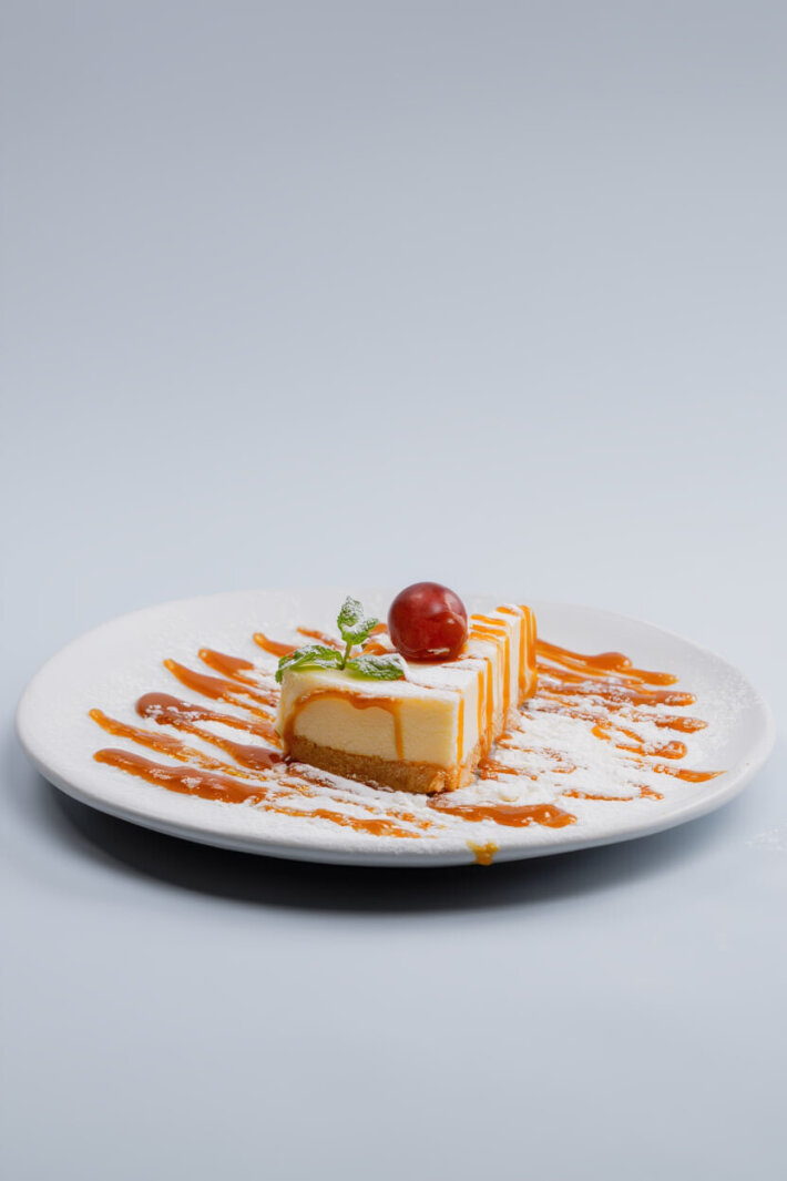 Десерт «Чизкейк с карамельным топпингом»