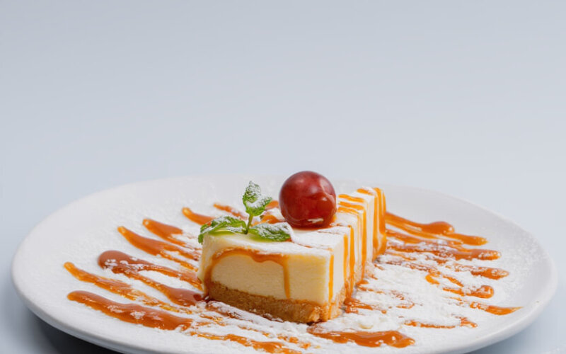 Десерт «Чизкейк с карамельным топпингом»